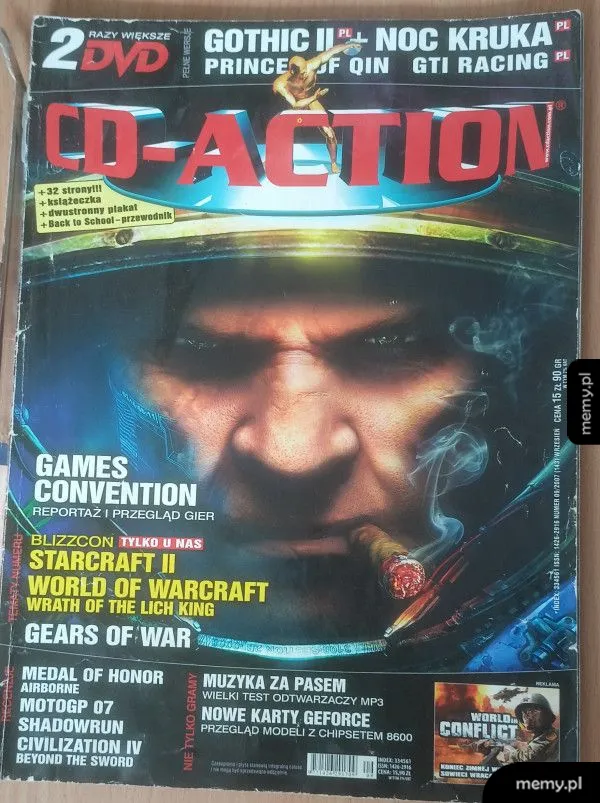 Okładka magazynu CD-ACTION z mężczyzną w hełmie.
