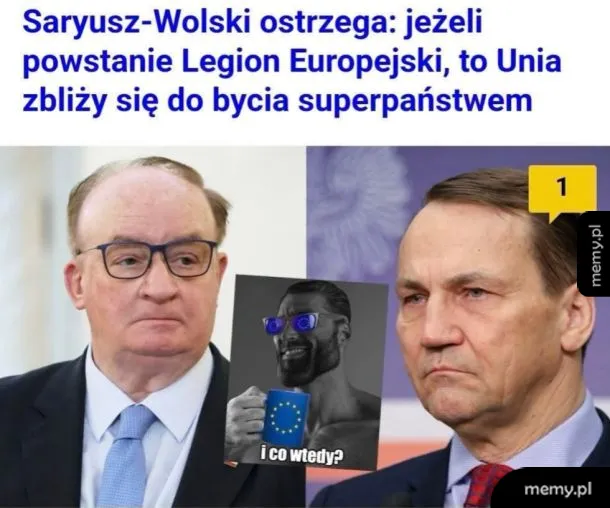 Dwie osoby w garniturach, jedna z poważnym wyrazem twarzy, druga z memem w tle.