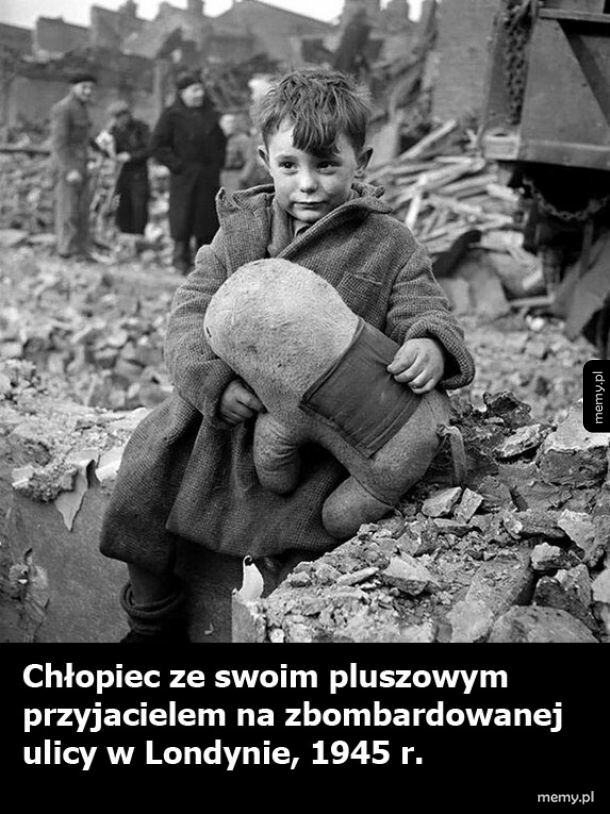 Chłopiec z pluszakiem