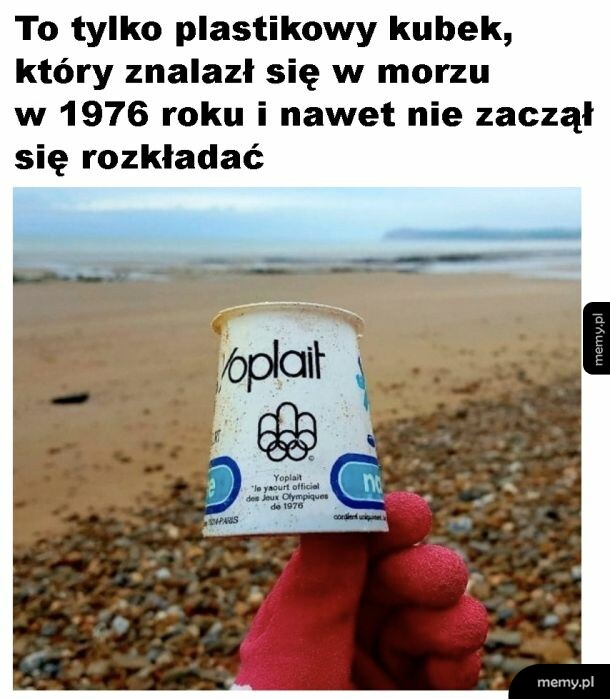 Kubek w morzu