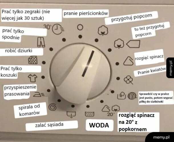 Panel pralki z absurdalnymi podpisami przy każdym trybie prania.