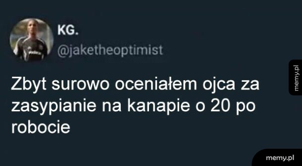 Zrzut ekranu z tweeta użytkownika KG o zasypianiu na kanapie po pracy.