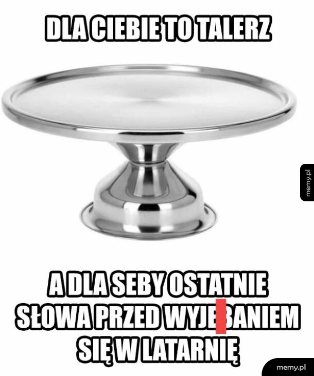 Metalowa patera na ciasto na tle z podpisami.